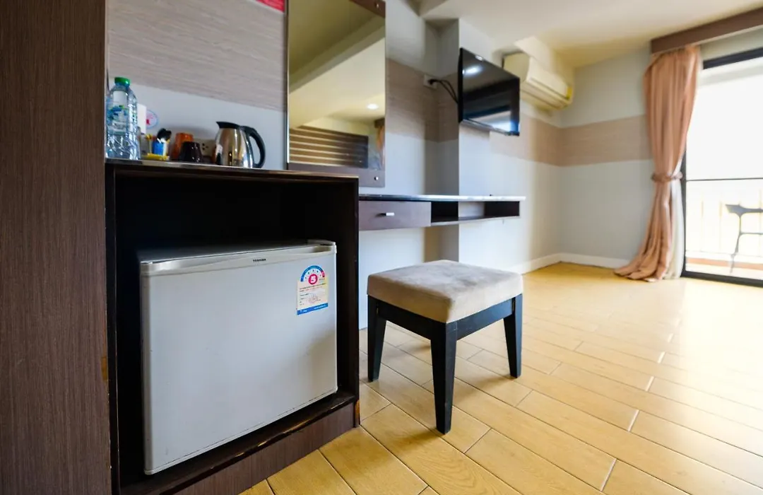 Scandia Beach Hotel - Soi 7 Best Location - 200M To Beach Next To Food Market-1